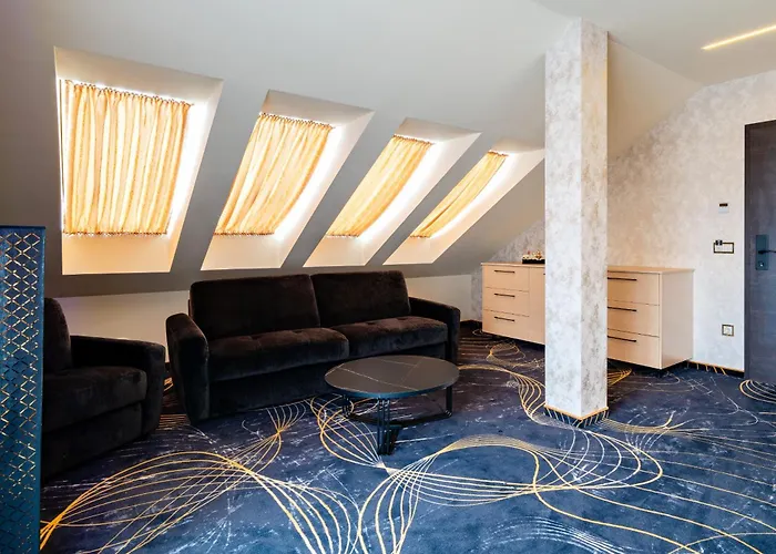 Diamond Panzio 住宿加早餐酒店 4*