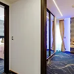 Diamond Panzio Bed & Breakfast 4*