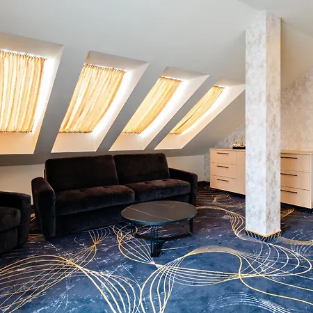 Diamond Panzio Bed & Breakfast 4*